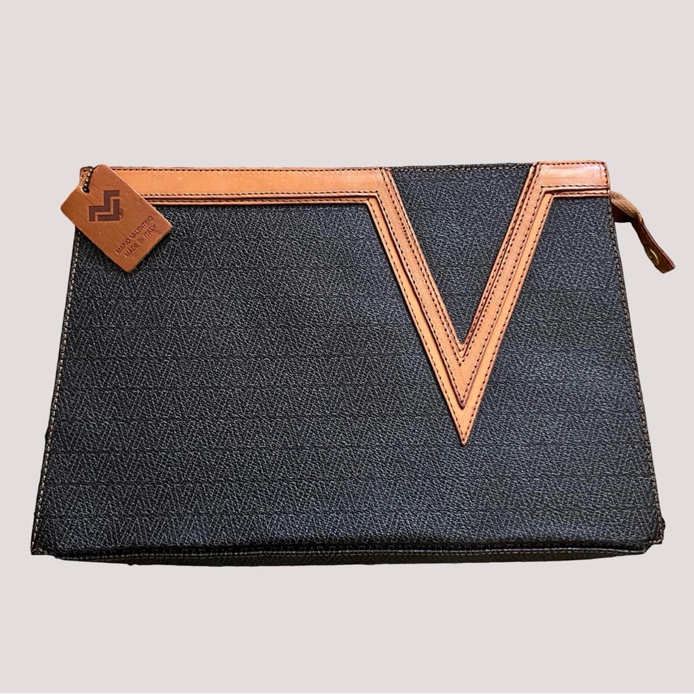 1980’s Vintage Mario Valentino Black and Tan Leather Clutch Bag - Picture 2 of 15